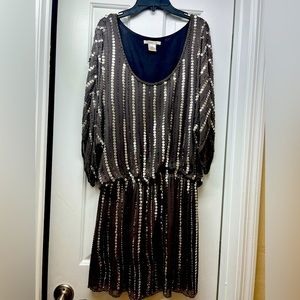 Sequin cocktail dress. Grey. Medium.